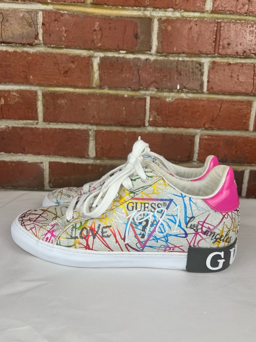Guess Pathin Lace up Sneakers Graffiti Prints Size 9 ½ M